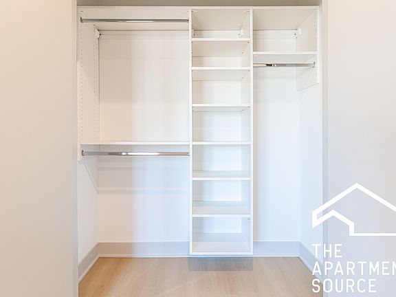 5th image of 4101 N Sheridan Rd #307