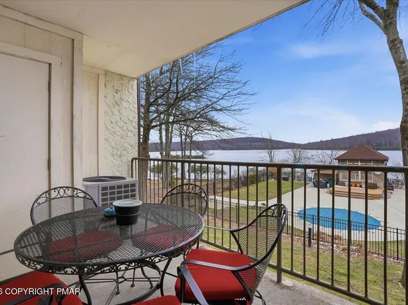 29 Midlake Dr #202E, Lake Harmony, PA 18624