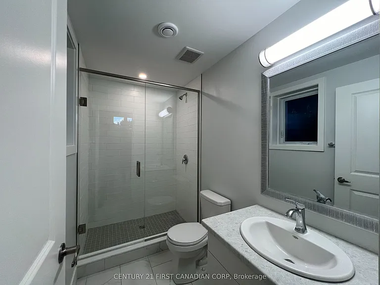 990 Deveron Cres #37 — Photo 19