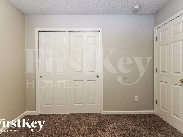 2283 Layton Park Ln — Photo 11