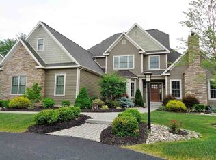 4072 Windsor Dr, Niskayuna, NY 12309