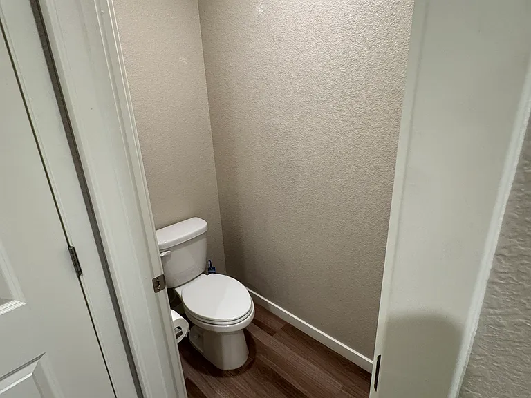 4103 Liverpool St — Photo 17