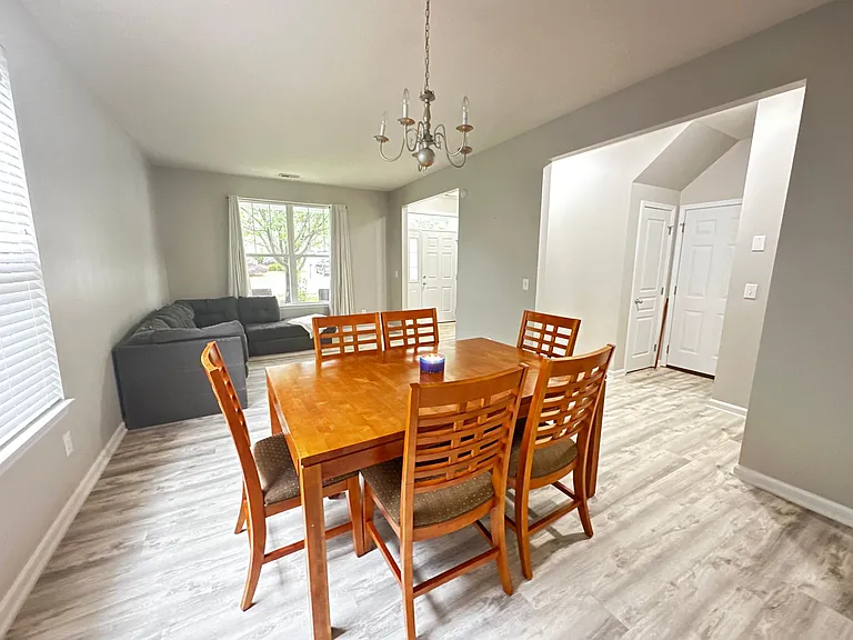 231 Stobhill Ln — Photo 3