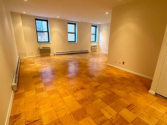 3rd image of 555 E 78th St APT 6F