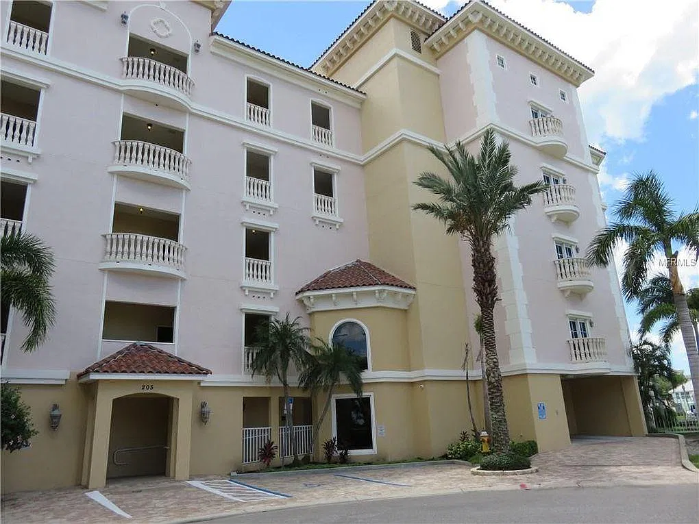 3 bed, 1868 sqft, $5,000 — Photo 1