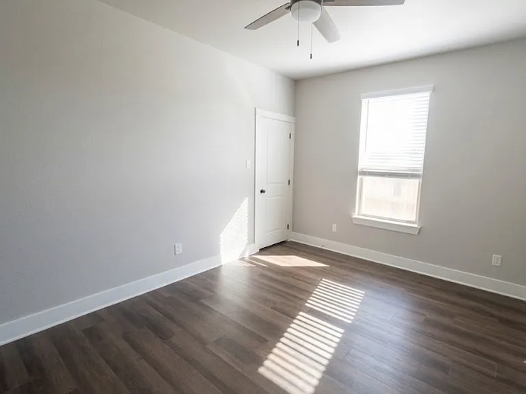 2053 Stillwell St — Photo 11