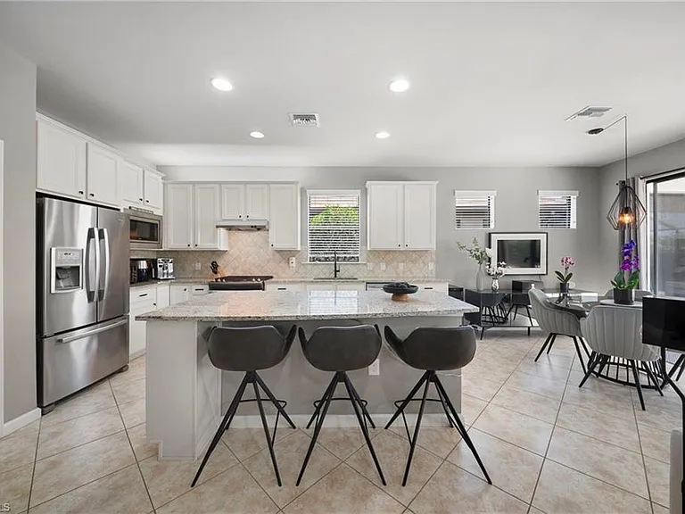 7052 Live Oak Dr — Photo 11