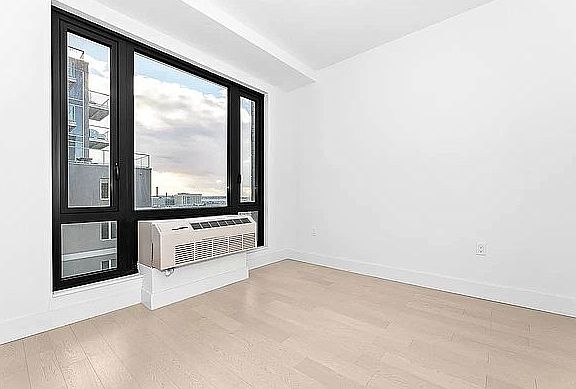 5th image of 557 4th Ave #920