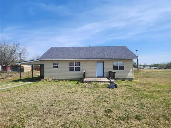 133 S Hillside Rd, Apache, OK 73006