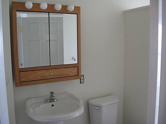 Downstairs Full Bath