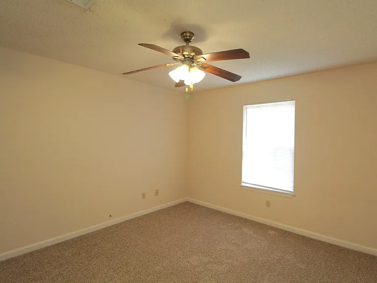 601 N 61st Ave #A — Photo 5