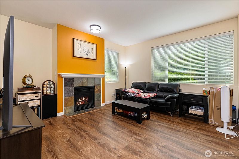 3rd image of 28104 Maple Ridge Way SE