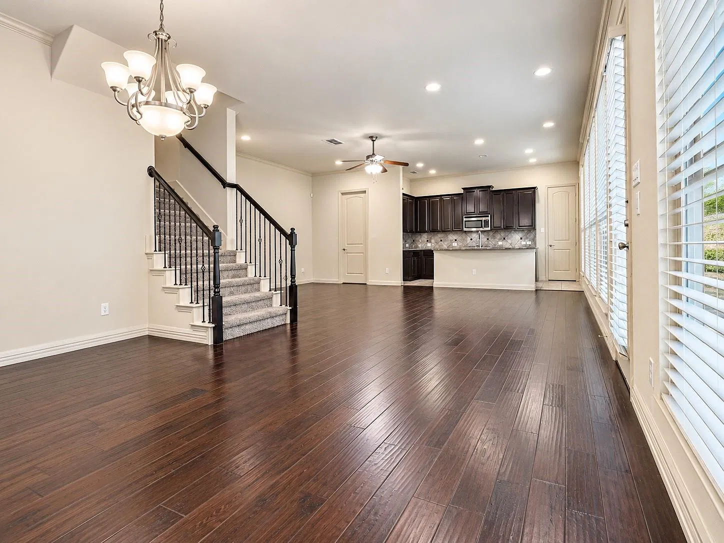 4 bed, 3.5 bath, 3017 sqft, $3,200 — Photo 2