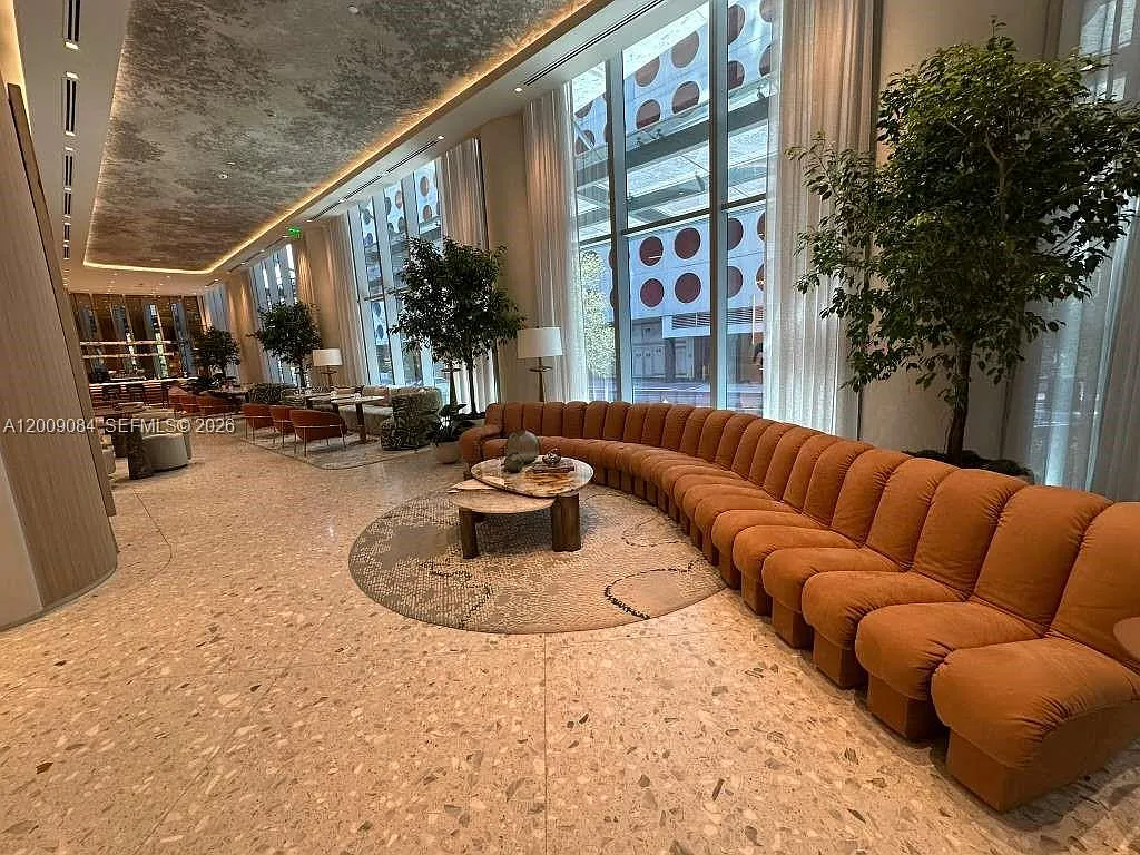 Viceroy Residence — Photo 4