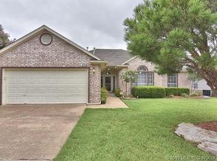 206 W Durham Pl, Broken Arrow, OK 74011