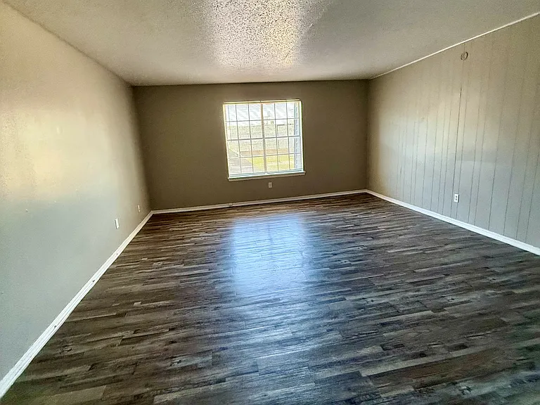 Jasper Gardens Apartments — Photo 9