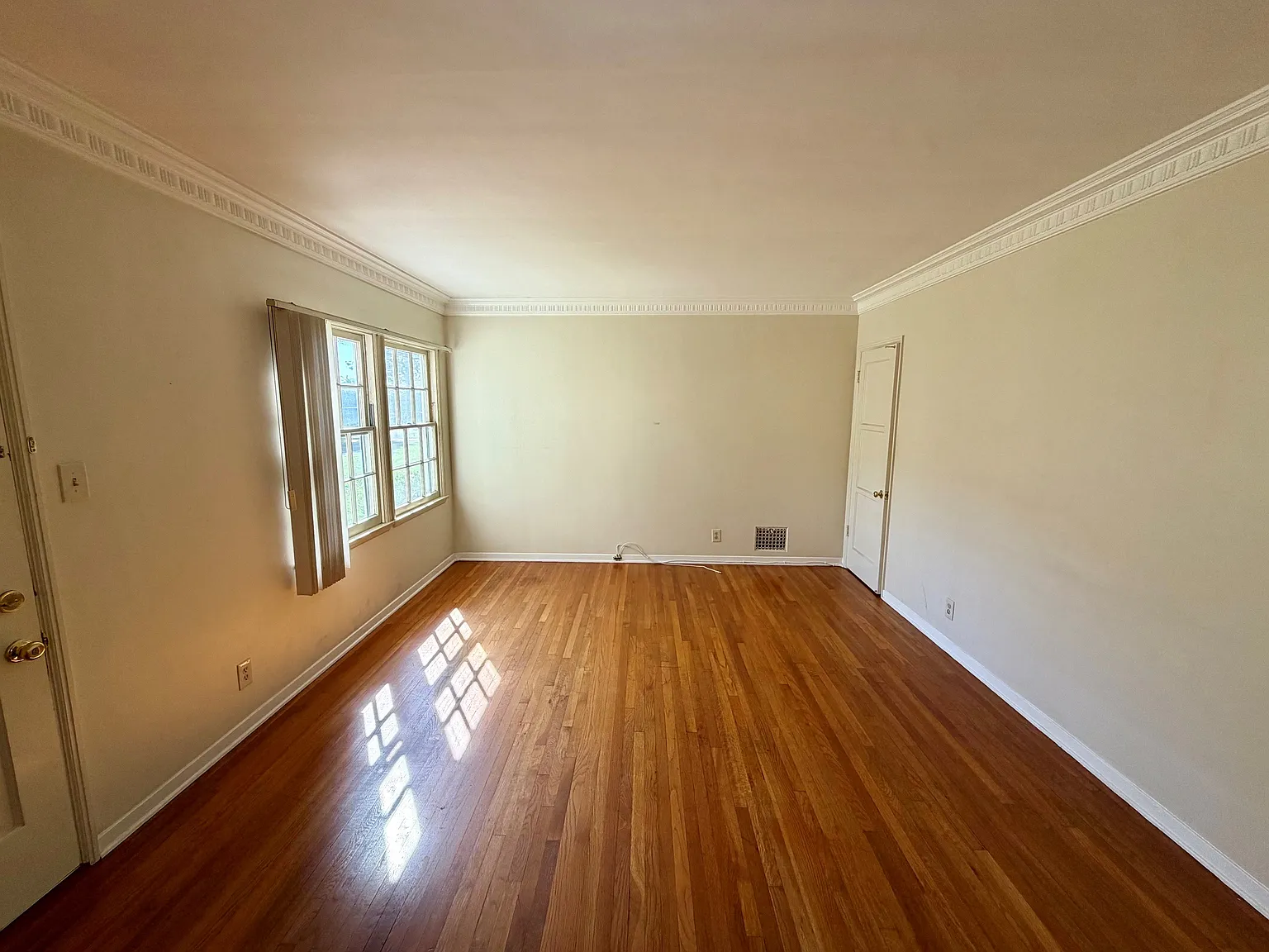 800-804 Orange Grove (396) - Unit 802 — Photo 2