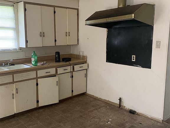2nd image of 205 E 21st Ave