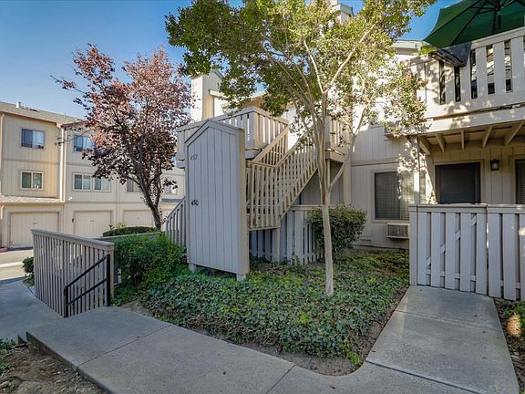 4th image of 452 Coyote Creek Cir