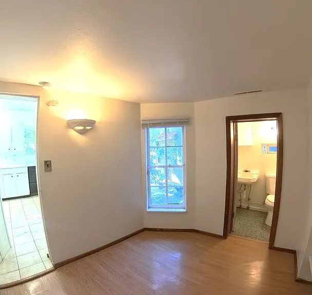 364 Ruxton Ave — Photo 6