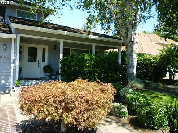 2nd image of 8062 SW Edgewater Dr W