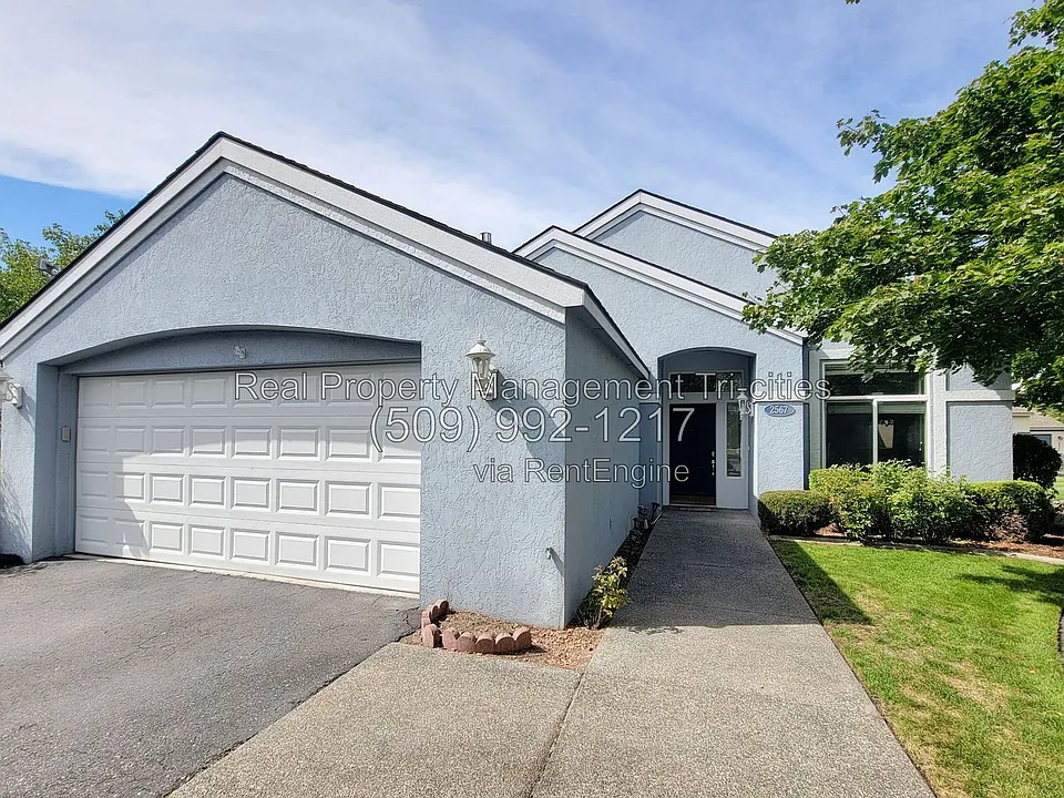 2567 Prestwick Dr