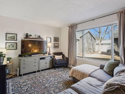 720 Village Rd #103, Chanhassen, MN, 55317