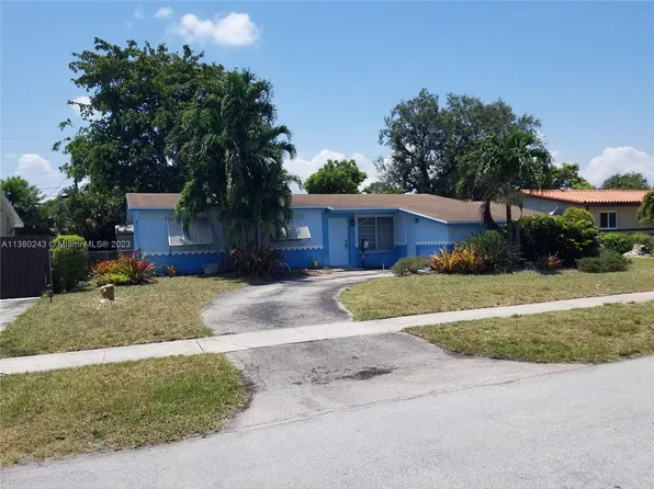 630 SW 68th Ter, Pembroke Pines, FL 33023