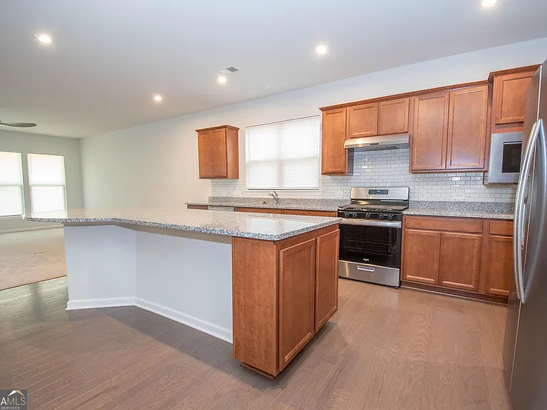 147 Soundview Trce — Photo 14