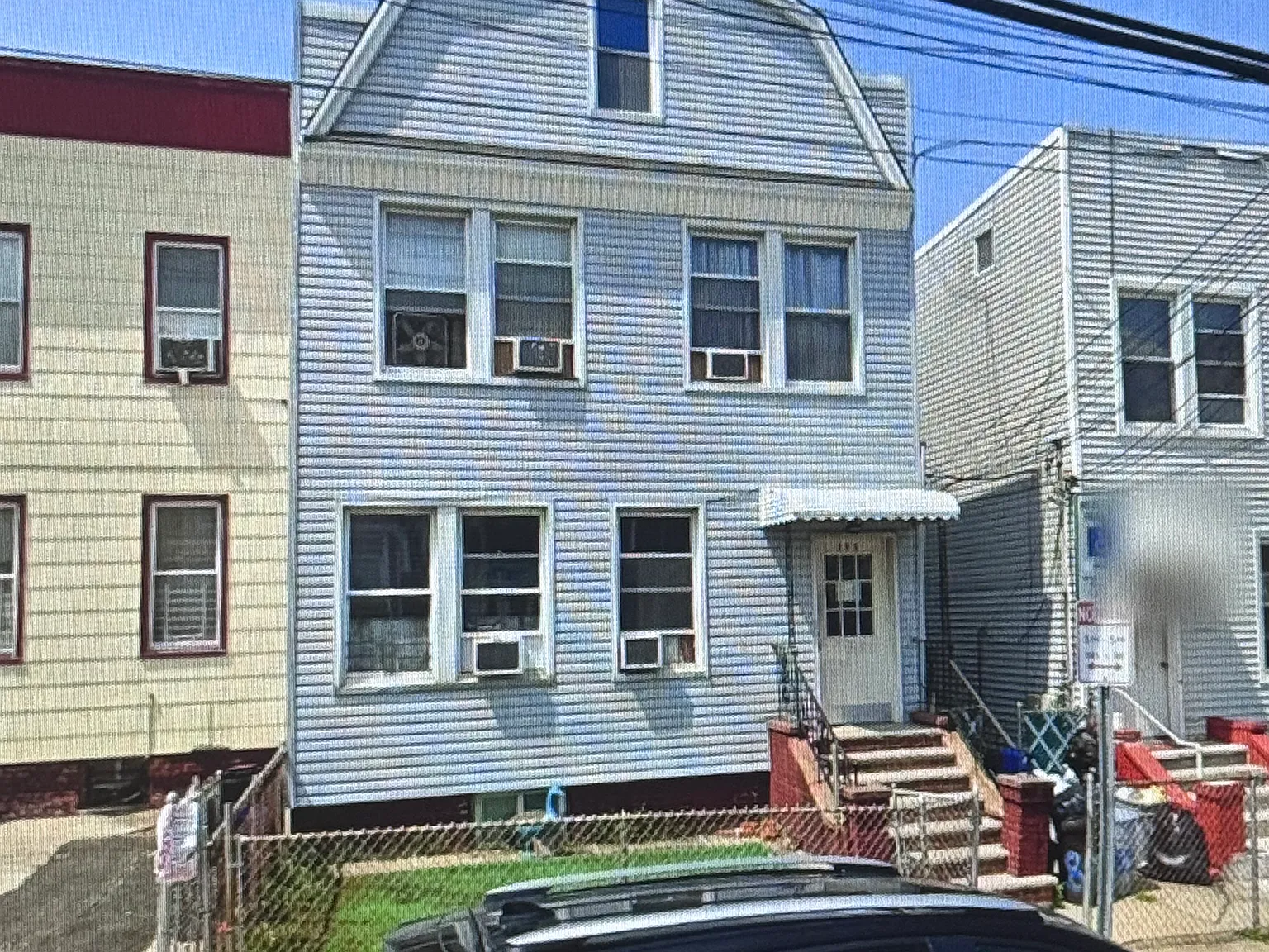 289 Cator Ave — Photo 1