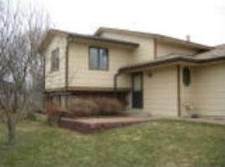 8952 Magnolia Ln N, Maple Grove, MN 55369