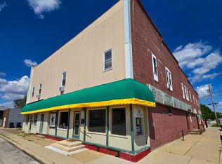 623 Jefferson Ave, Charleston, IL 61920