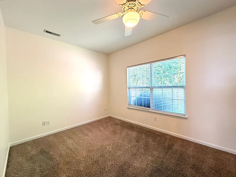 4105 Perrine St — Photo 8