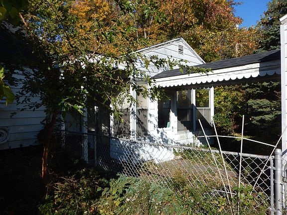 4th image of 34205 Sylvia Dr