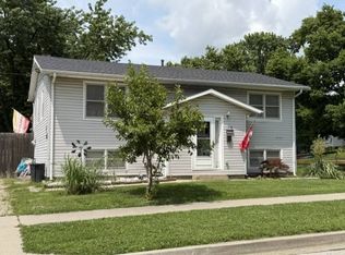 516 W 6th St, Cameron, MO 64429