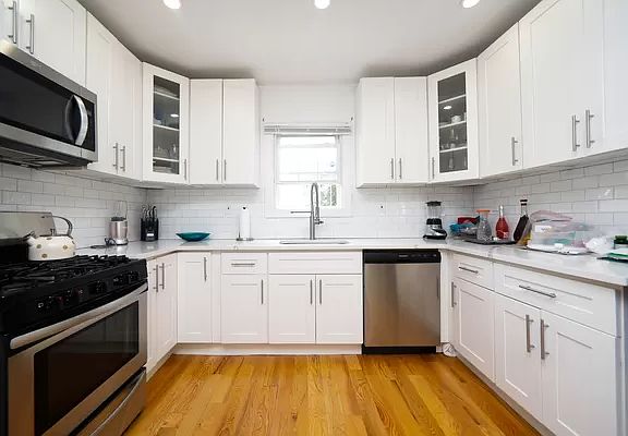 3rd image of 111-31 208 Street