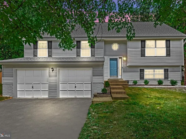 12 Myrtle Rd, Fredericksburg, VA 22405