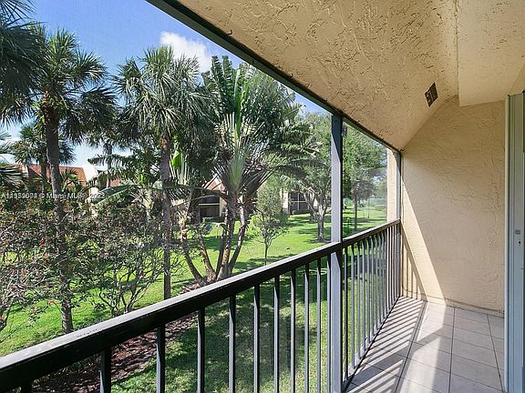 2nd image of 2935 SW 22nd Ave #2070