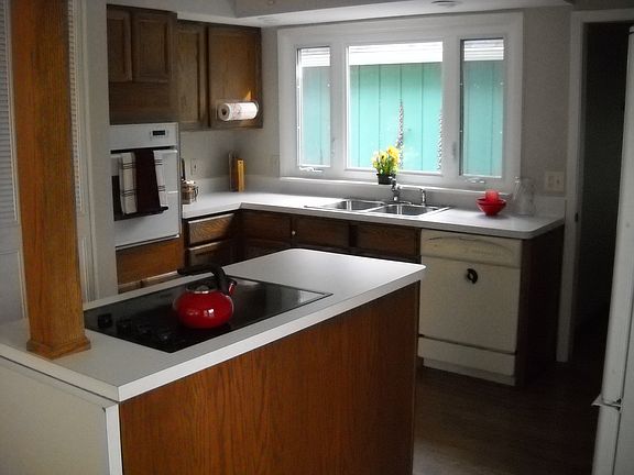 2nd image of 13 Garden Dr #0