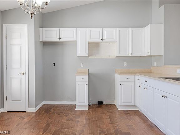 5th image of 1616 NE 7th Pl