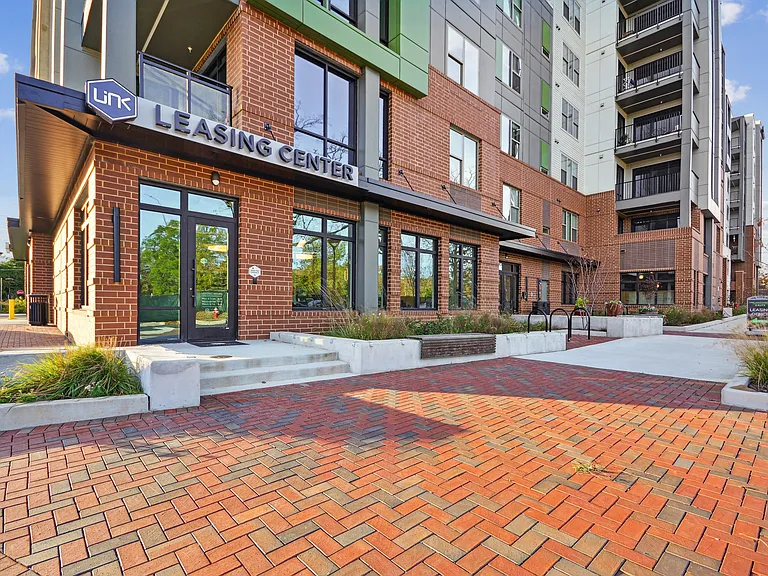 Link Apartments Calyx — Photo 36