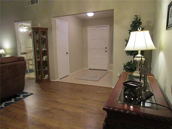 4th image of 2026 Glencrest Ln
