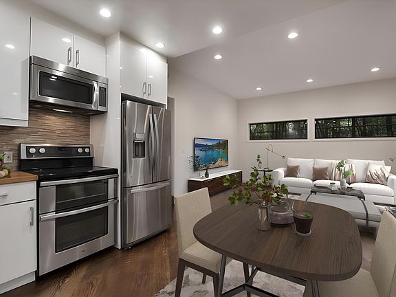 4th image of 111 Baywood Ave #B