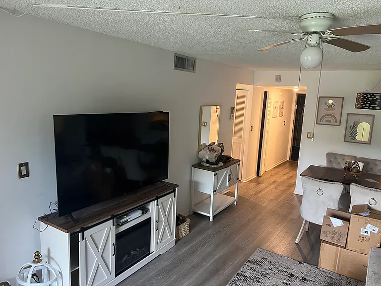 6301 N University Dr — Photo 10