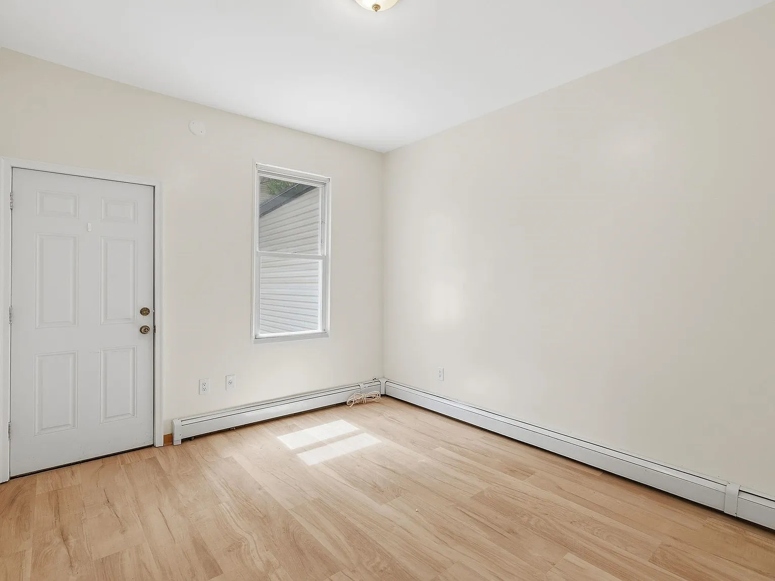 1 bed, 1.0 bath, $1,800 — Photo 4