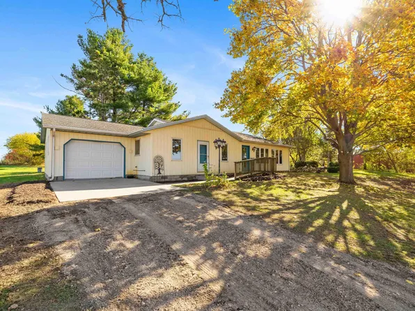 4718 County Road 12, Waterloo, IN 46793