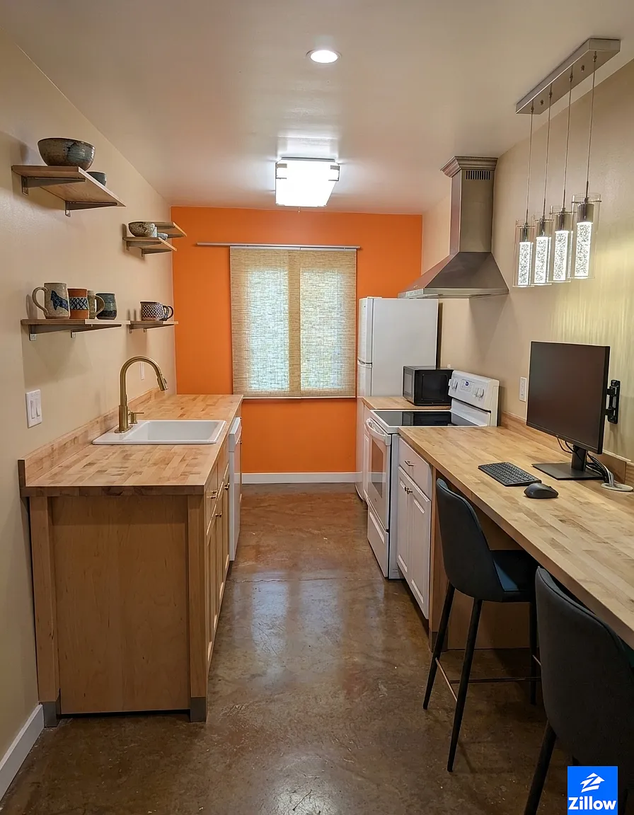 Studio, 454 sqft, $2,100 — Photo 4