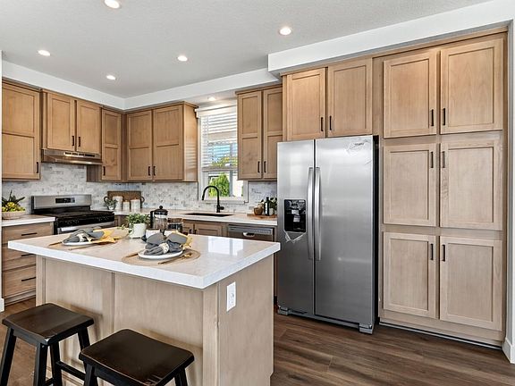 3rd image of 770 Lincoln Avenue #8