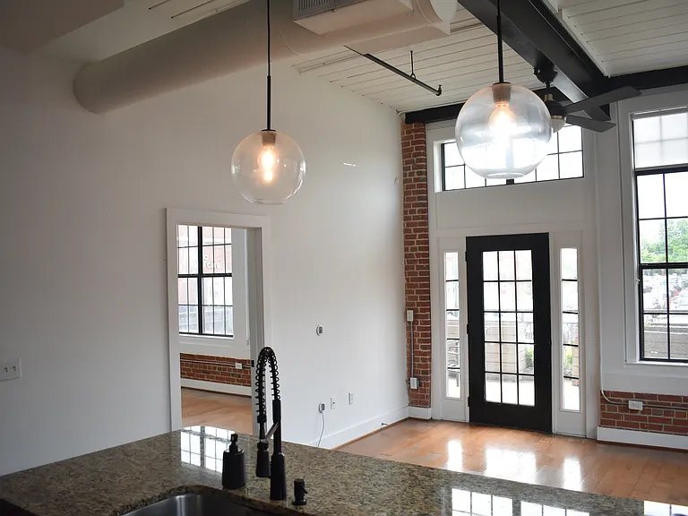 1261 Caroline St NE #101 — Photo 15