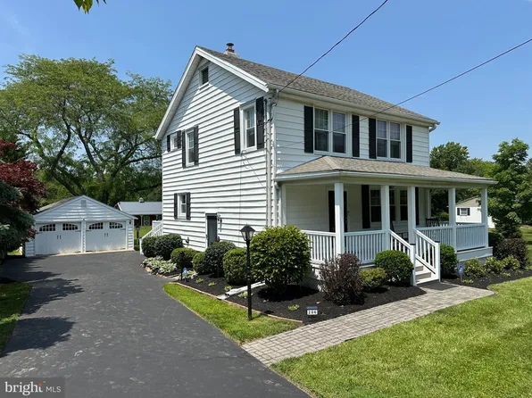 206 Chestnut Ln, North Wales, PA 19454